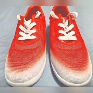 Ziera Umbria women's shoes. Size 39xw or 8.5 wide US. They're red/white ombre